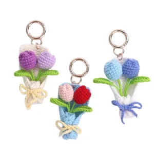 Portachiavi bouquet di tulipani fatti a mano all'uncinetto in tre set di colori