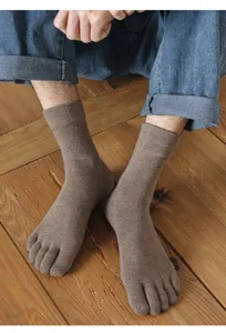 Cozy wool toe socks for women and men, warm mid-calf five finger socks for autumn winter.