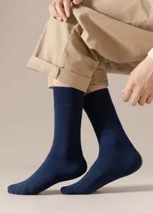 Men's solid color thick crew socks, comfortable thermal winter business casual wear.