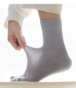 High elastic breathable cotton five toe socks athletic mesh mid calf socks anti odor