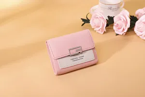 Eleganter rosa Kunstleder-Mini-Geldbeutel für Damen mit FOREVER YOUNG Schriftzug und Rosen
