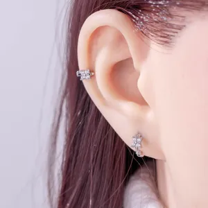 Dolci Orecchini Huggie a Cerchio in Rame con Strass a Quattro Petali Piccoli e Carini Orecchini da Cartilagine Gioielli Piercing da Donna