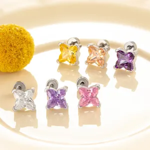 Ensemble de boucles d'oreilles en zircon de 6 mm avec fermoir à vis en alliage titane
