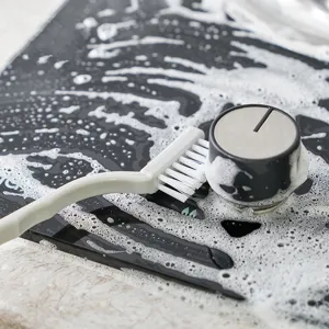 Brosse de nettoyage japonaise pour cuisinière à gaz avec manche coudé pour fentes de cuisine