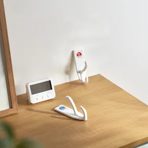 Ganchos de pared adhesivos blancos fuertes para organización y colgar ropa