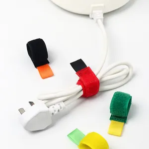 Attaches de câbles colorées en nylon auto-adhésif pour organiser les fils