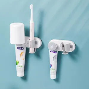 Vue détaillée du support mural pour brosse à dents et dentifrice dans la salle de bain