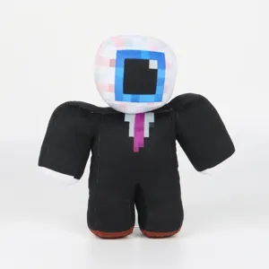 Vue détaillée de la peluche Taxduo avec un œil pixelisé portant un costume noir