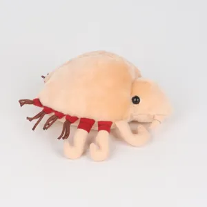 Vue détaillée de profil d'une peluche réaliste de morpion pour parodie et humour