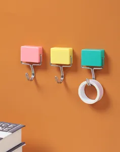 Set aus 3 farbenfrohen Magnet haken für Kühlschrank und Küchenorganisation