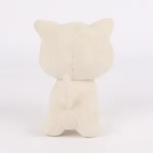 Detaillierte Rückansicht eines weichen weißen Staring Cat Plüschtier-Geschenk-Ornaments