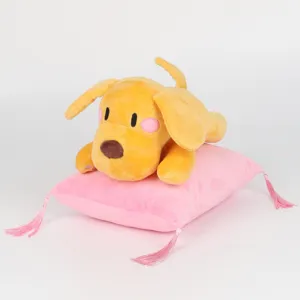 Niedlicher Fields of Mistria Plüschhund auf einem rosa dekorativen Quastenkissen ruhend