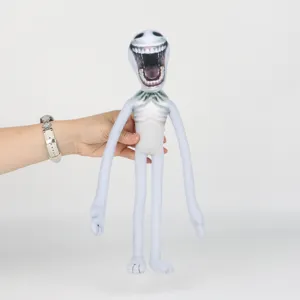 Gros plan d'une peluche d'horreur avec bouche hurlante réaliste et longs membres