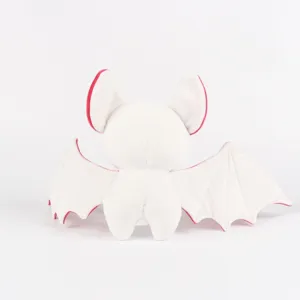 Gedetailleerd achteraanzicht van een witte Halloween-vleermuisknuffel met rood