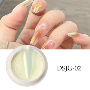 Makroansicht von irisierendem perlweißem Aurora-Nagelchrompulver Modell DSJG-02