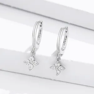Elegante S925 Silber Creolen mit Zirkonia Blumenanhängern für Damen