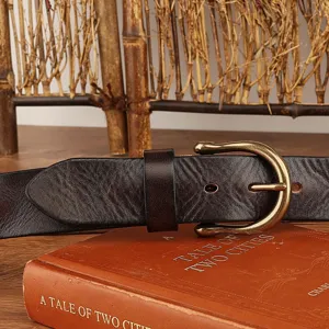 Retro genuine leather men's belt with vintage brass horseshoe buckle for casual jeans wear