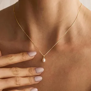 Elegante Süßwasserperlenkette mit feiner Goldkette für Braut oder Alltag