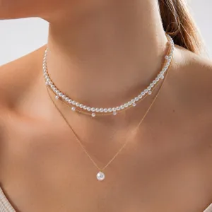 Elegantes mehrlagiges Perlenketten-Set mit Goldkette und Anhänger für Damen