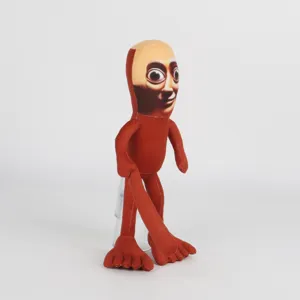 Primo piano del peluche Tung Tung Tung Sahur con il volto di un personaggio dei meme di tendenza.