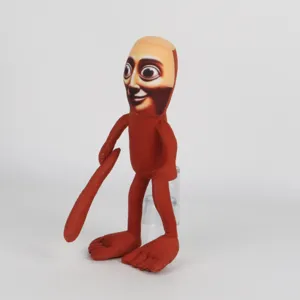 Vista laterale dettagliata del pupazzo di peluche rosso virale Tung Tung Tung Sahur