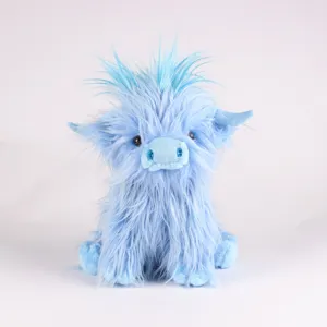 Vue détaillée d'une peluche de vache Highland bleue avec une longue fourrure