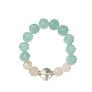 Damenarmband aus natürlichen Bergkristallen mit grünen und rosa geschnitzten Perlen