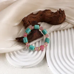 Detailansicht von Armband aus natürlichem Amazonit und Kirschblütenachat.