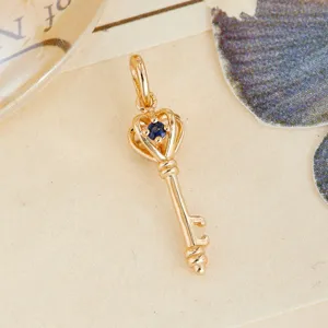 Ciondolo Chiave a Doppia Faccia in Argento Sterling 925 Placcato Oro Vintage Giapponese con Cuore Vuoto Zaffiro Moissanite Ciondolo Senza Catena da Donna