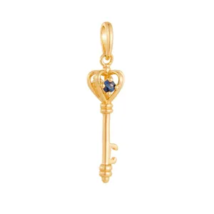 Elegante ciondolo a chiave a cuore placcato oro con zaffiro blu naturale incastonato