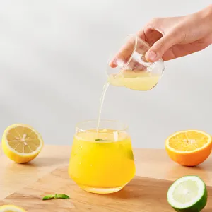 Portable manual citrus juicer for fresh orange and lemon juice extraction