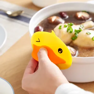 Silicone Oven Mitts Cartoon Little Yellow Duck Heat Resistant Pot Holders Anti-Scald Kitchen Clips For Microwave Baking