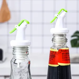 Versatore per Olio in Plastica Beccuccio Dosatore Tappo per Bottiglia di Aceto di Soia Coperchio a Tenuta Stagna Gadget da Cucina