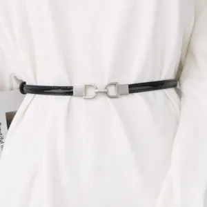 Ceinture Fine Minimaliste en Cuir Verni pour Femmes Robe Ajustable Pull Bande de Taille Décorative Accessoires de Mode