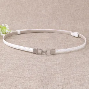 Ceinture fine blanche pour femme, élégante ceinture décorative en cuir pour robes et pulls.