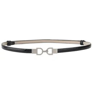 Ceinture fine femme en cuir verni noir minimaliste avec boucle argentée pour robes et pulls