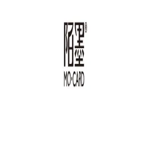 Vue détaillée du logo de la marque Momo, représentant des articles de papeterie et autocollants.