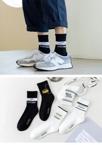 Calcetines de algodón de moda para hombre, bordados largos streetwear deportivos cómodos.