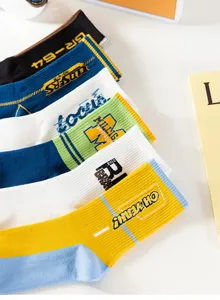 Streetwear mid-tube socks for teens, hip-hop letter print fashion long sports socks for men.