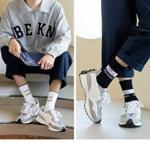 Calcetines largos de algodón para hombre con texto impreso, cómodos y transpirables para deporte.