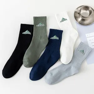 Men's streetwear mid-tube cotton socks with stylish mountain embroidery, comfortable and breathable.