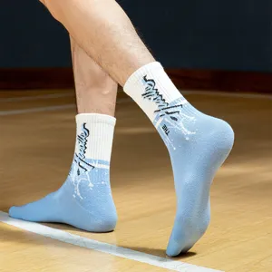 Cómodos calcetines deportivos de media altura para hombre y mujer, diseño azul y blanco elegante.