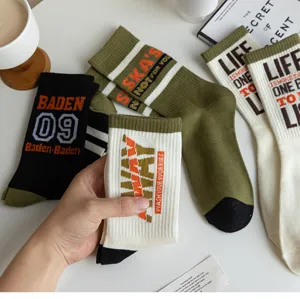Calcetines largos de estilo urbano para hombre casuales de algodón con estampado retro