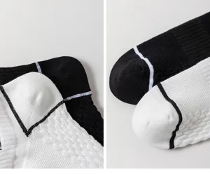 Calcetines cortos deportivos de malla transpirable para hombre, detalle de talón suave.