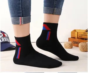 Men's mid-tube cotton socks, breathable athletic sportswear for summer running and daily wear.