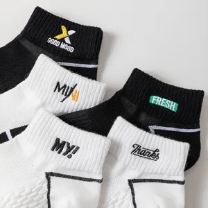 Calcetines cortos de verano transpirables de malla para hombre con letras bordadas deportivos