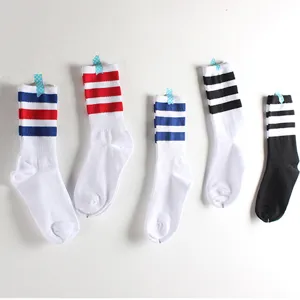 Vintage retro three-stripe mid-tube couple cotton socks for skateboard sports men women