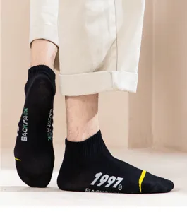 Herren Baumwolle Kurzsocken atmungsaktiv low cut lässige Socken mit Buchstabenmuster.
