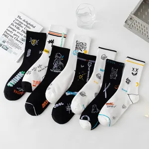 Men's women's stylish crew socks trendy cotton streetwear graffiti long socks comfortable athletic wear