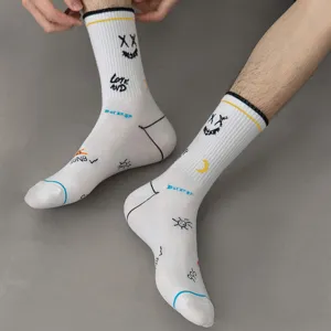 Men women streetwear mid-calf cotton socks trendy graffiti smiley casual athletic hosiery